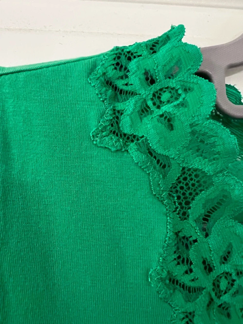 Coldwater Creek Emerald Green Lace-Trim Sleeveless Top - Picture 4 of 9